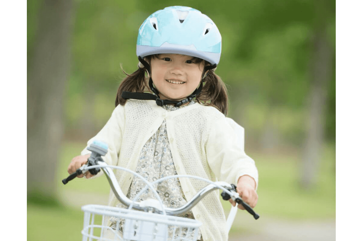 ヘルメット　54〜56㎝　女の子　自転車用　美品